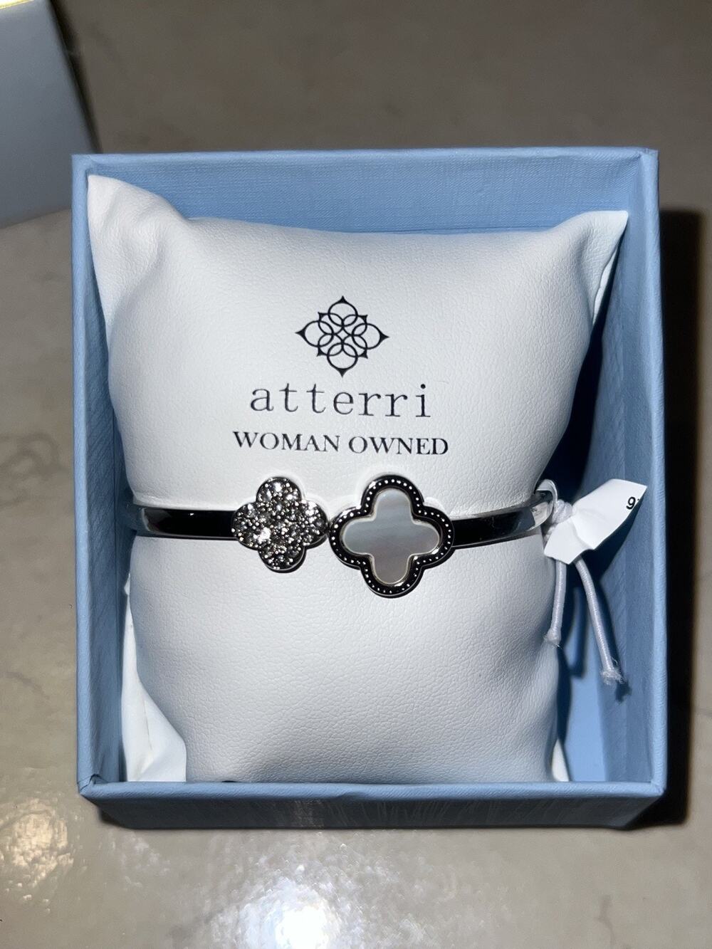 Atterri Sterling Silver Clover Zircons & White Flower Clover